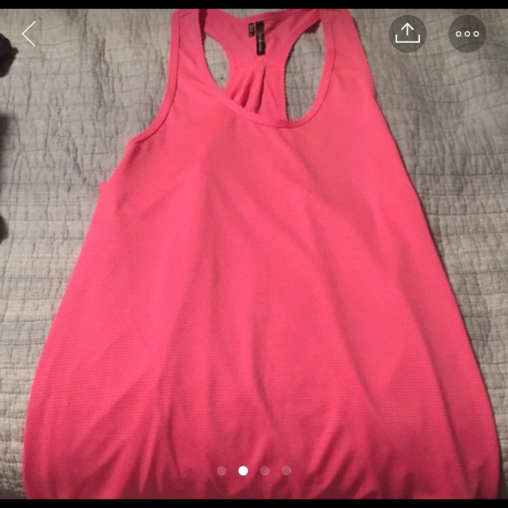Workout tanks bundle - Picture 2 of 4